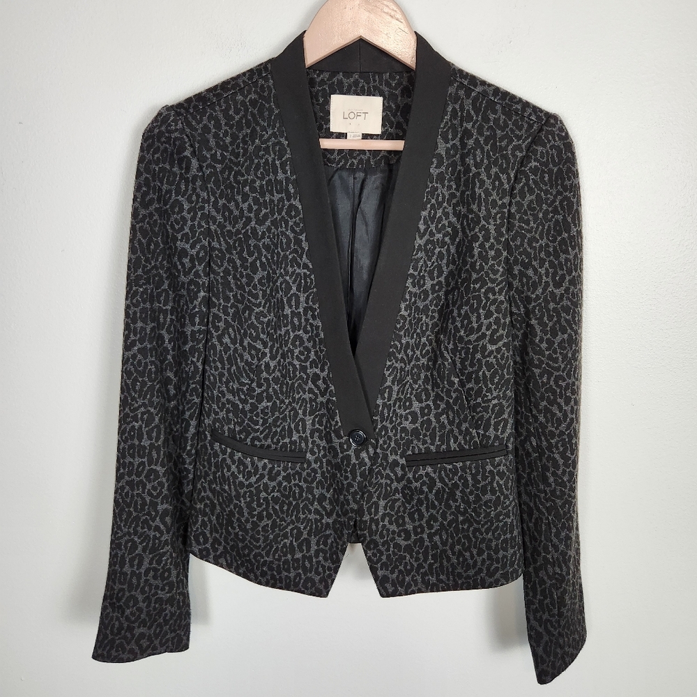 EUC Ann Taylor LOFT Black Gray Leopard Print Tuxedo Jacket Blazer (2) #0597 - Picture 2 of 10